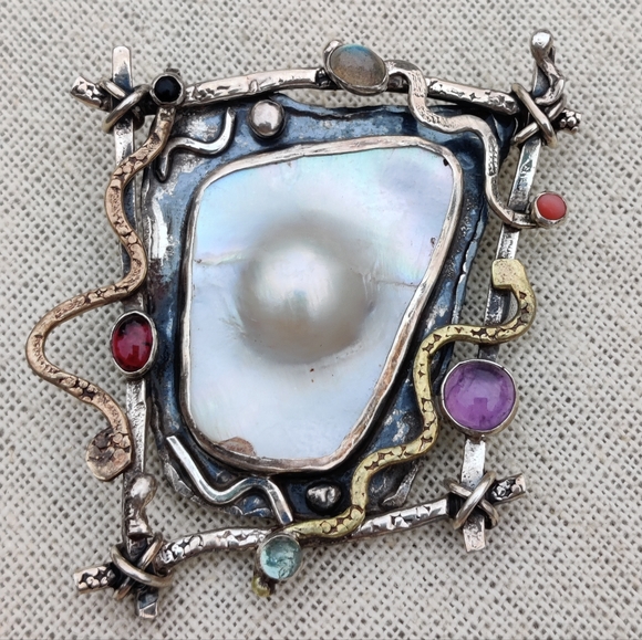 Huge Iriniri sterling silver blister pearl and gemstone pendant/brooch - Picture 5 of 13